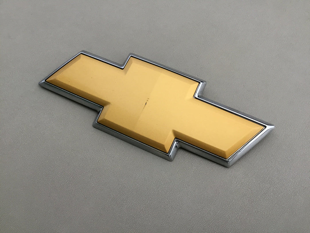 2007-2013 Chevrolet Tahoe Suburban Tailgate Bowtie Emblem