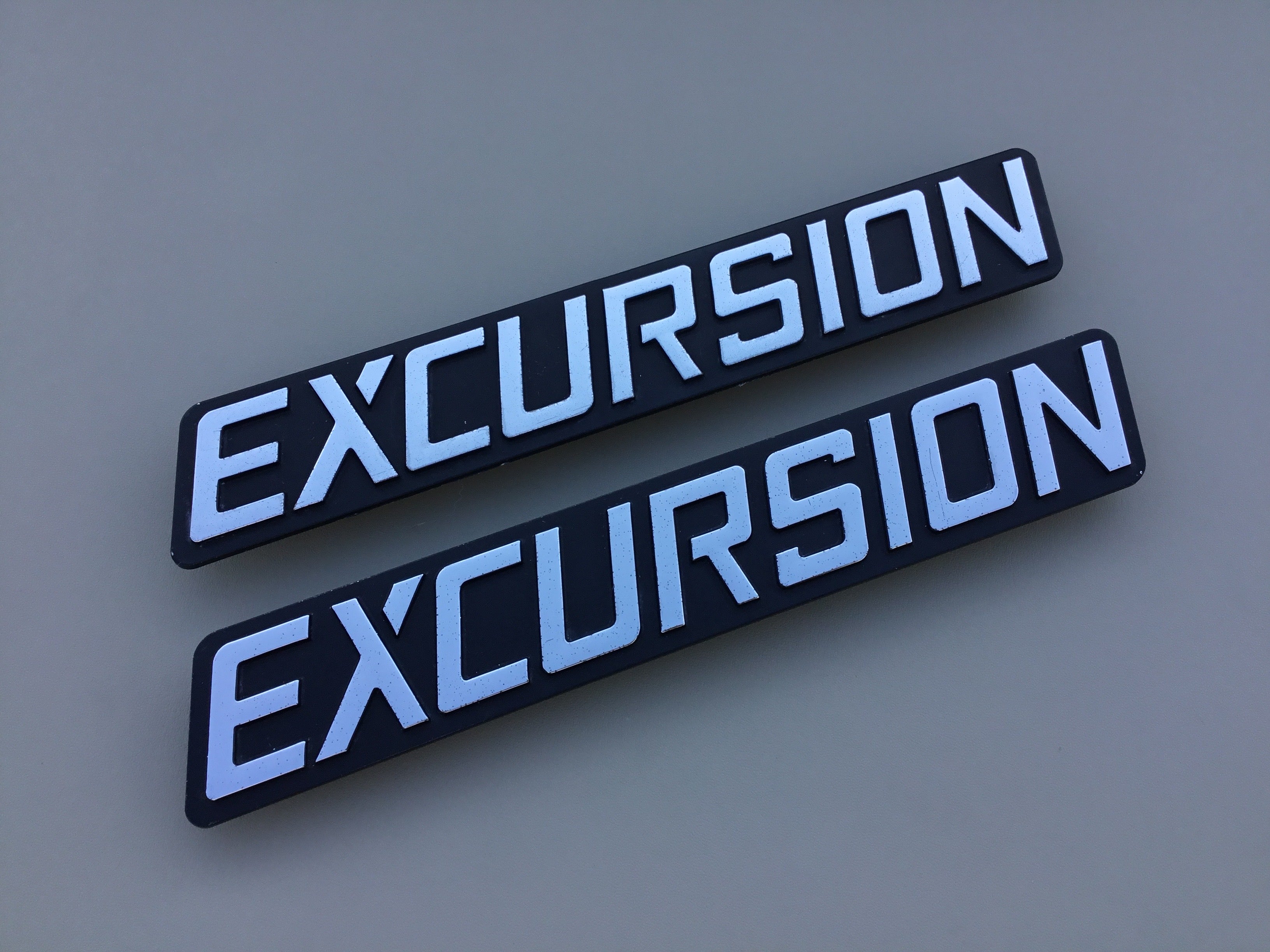 2000-2005 Ford Excursion Fender Emblem Set - Emblem Dude