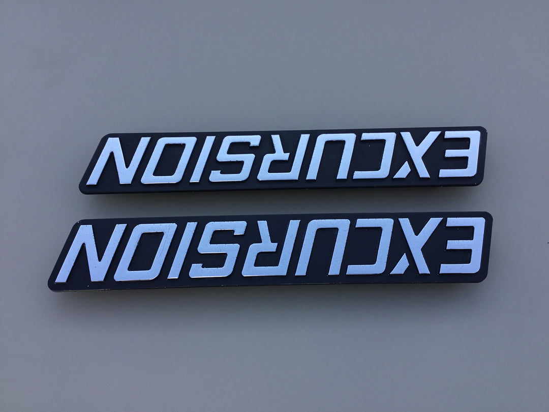 2000-2005 Ford Excursion Fender Emblem Set