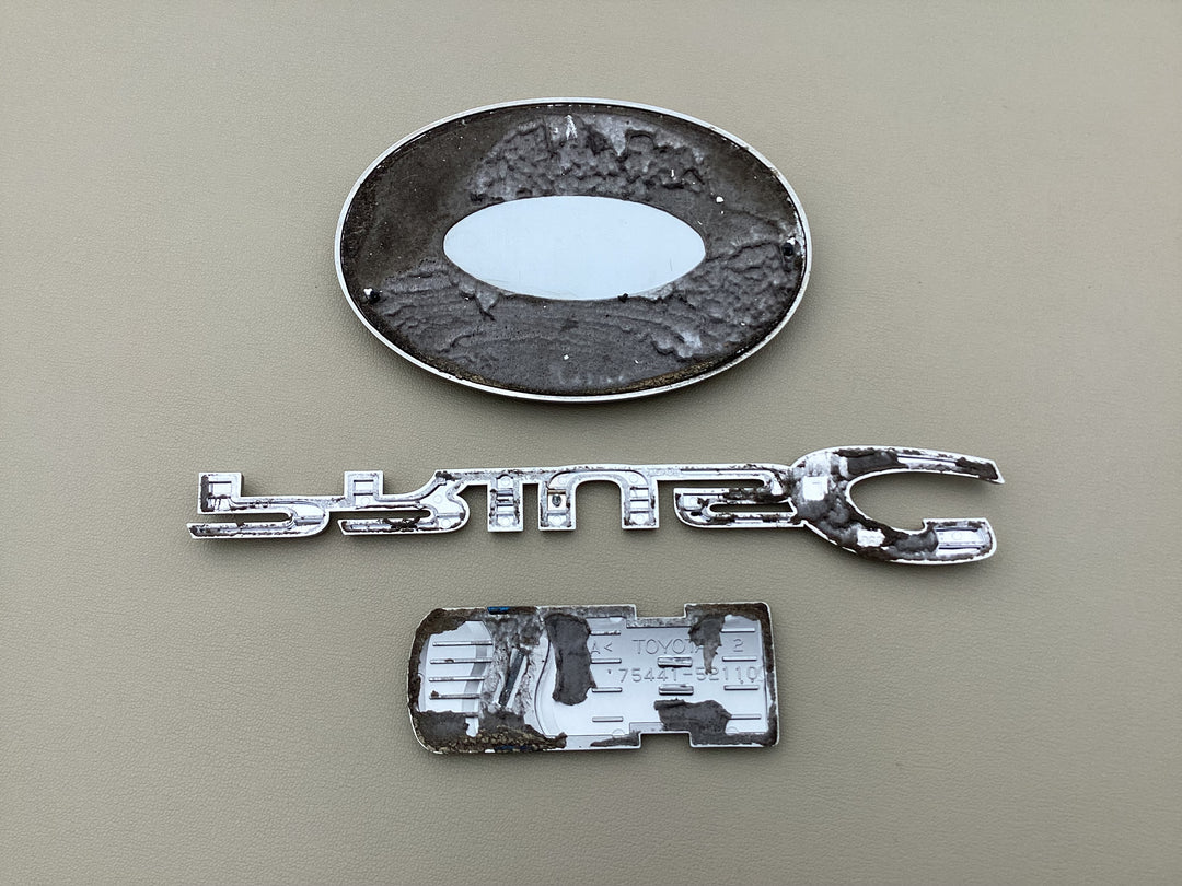 2012-2016 Toyota Prius C Hybrid Trunk Emblem Set