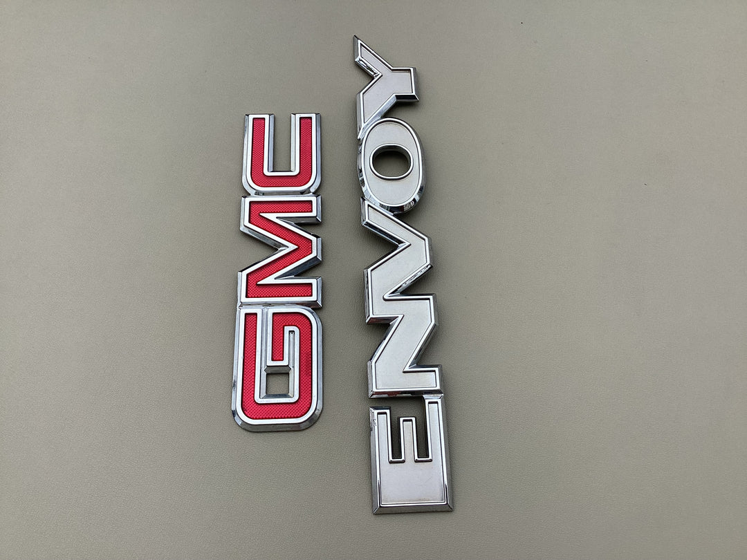 2002-2004 GMC Envoy Tailgate Emblem Set