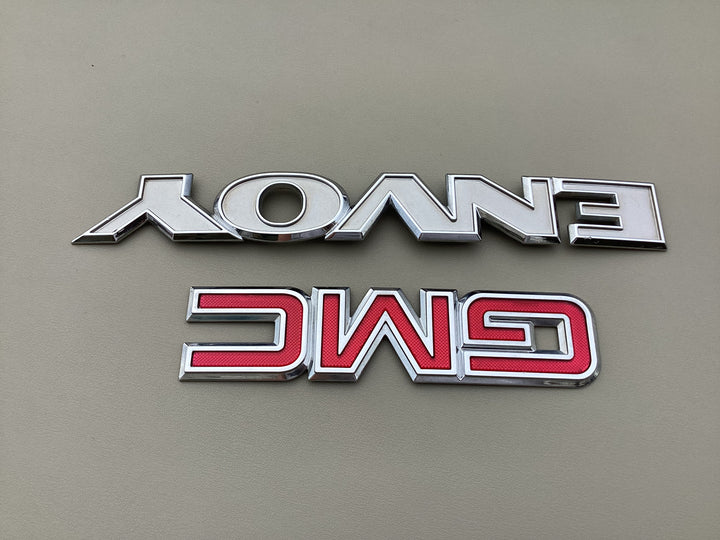 2002-2004 GMC Envoy Tailgate Emblem Set