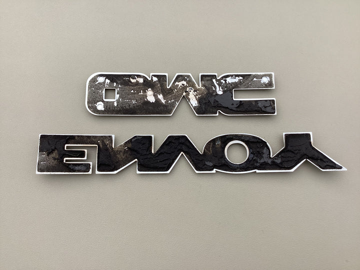 2002-2004 GMC Envoy Tailgate Emblem Set