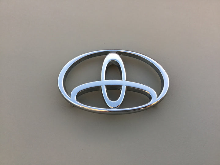 2001-2004 Toyota Sequoia Grille Emblem