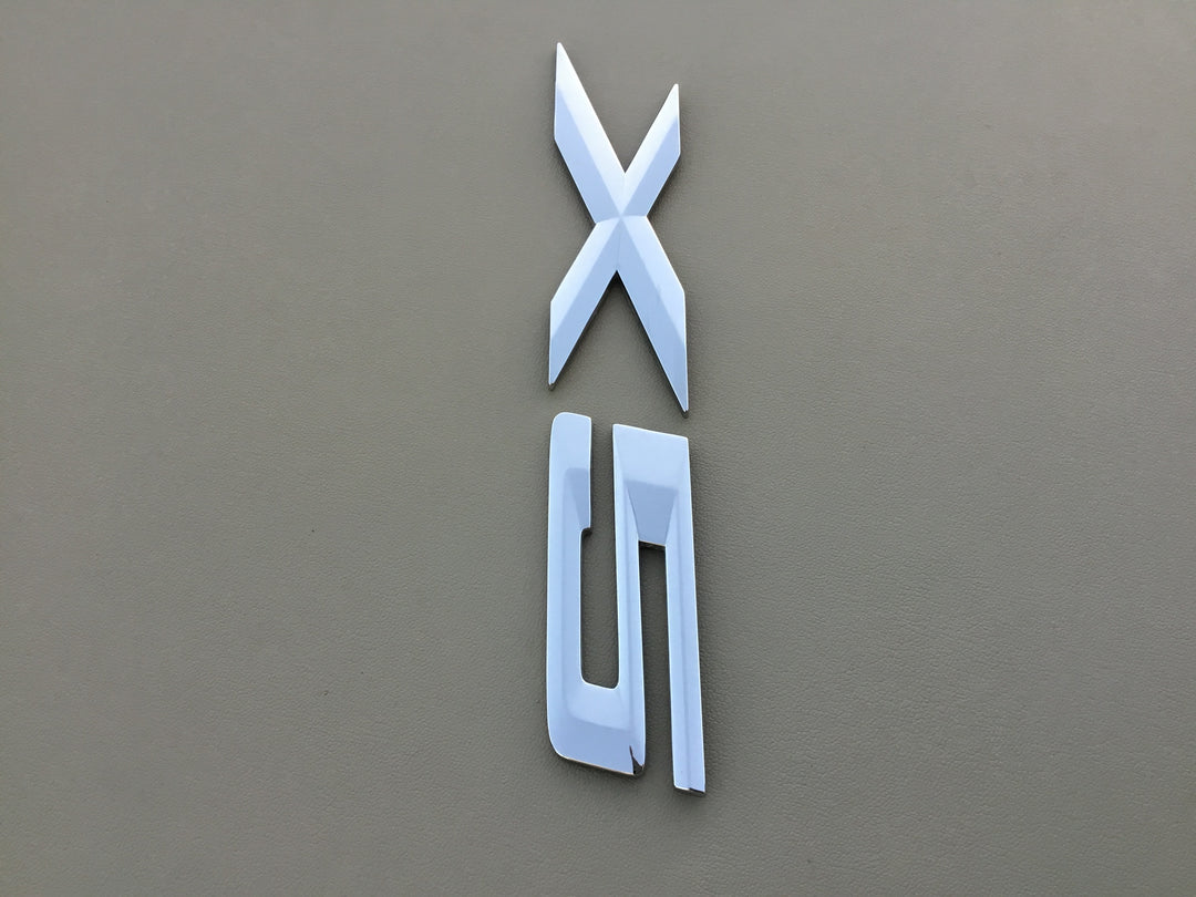 2000-2006 BMW X5 Tailgate Emblem