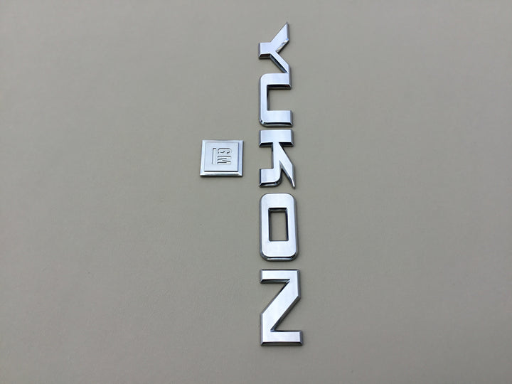 2007-2017 GMC Yukon GM Door Emblem