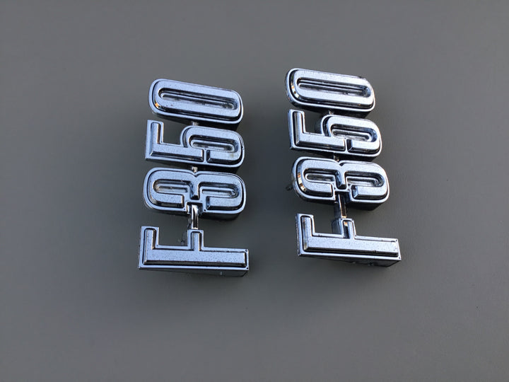 1973 Ford F-350 Fender Emblem Set