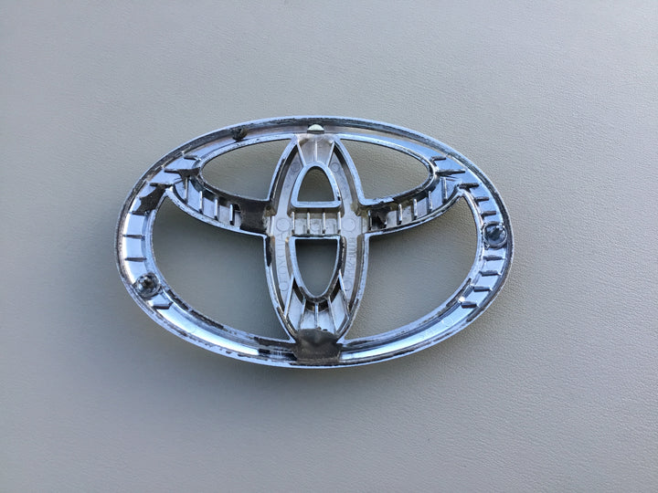 2007-2008 Toyota Solara Front Grille Emblem