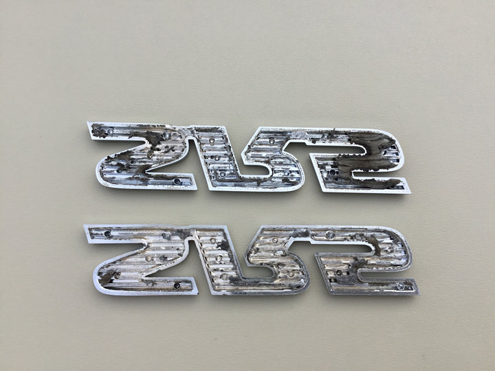 2001-2007 Toyota Sequoia SR5 Side Emblem Set