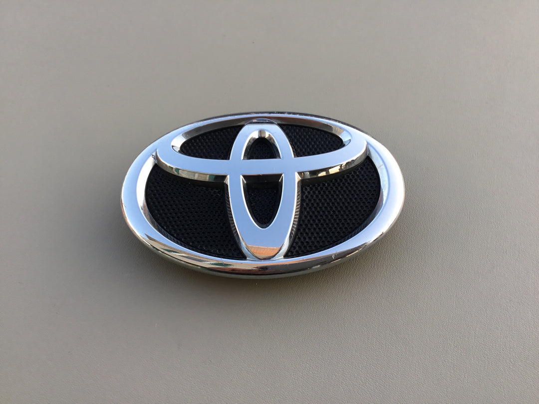 2009-2013 Toyota Corolla Grille Emblem