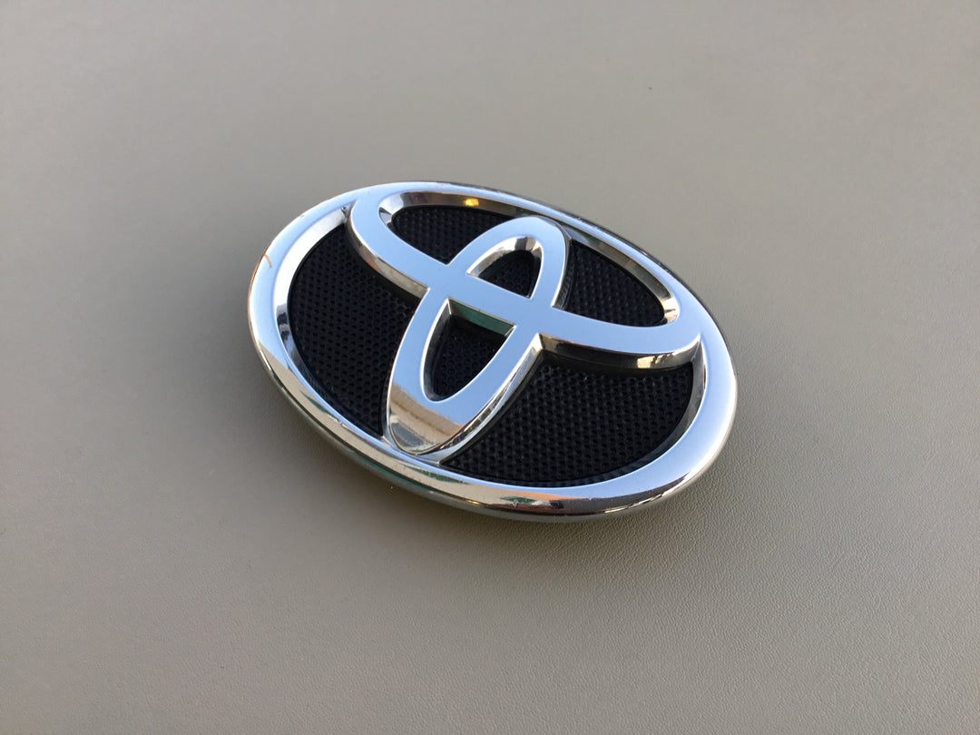 2009-2013 Toyota Corolla Grille Emblem