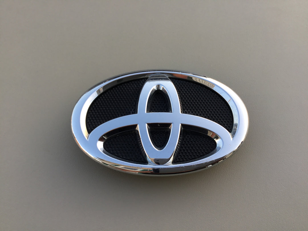 2009-2013 Toyota Corolla Grille Emblem