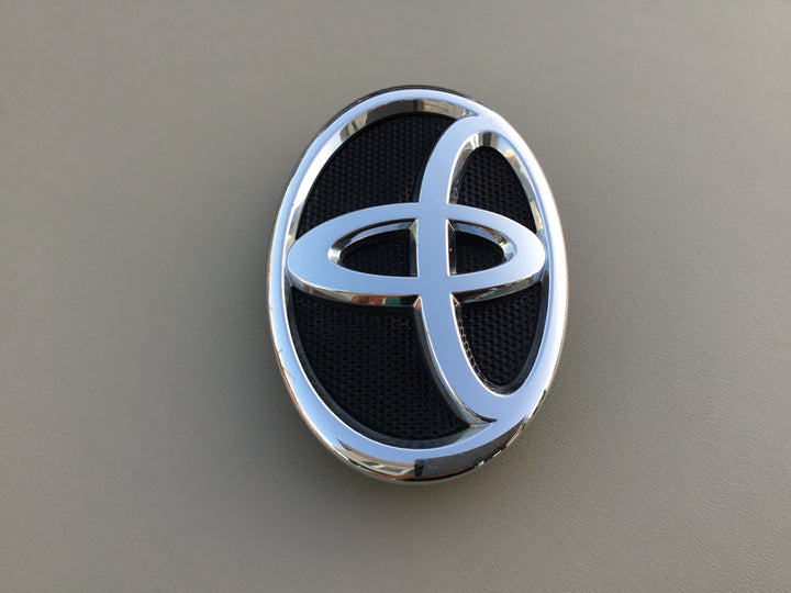 2009-2013 Toyota Corolla Grille Emblem