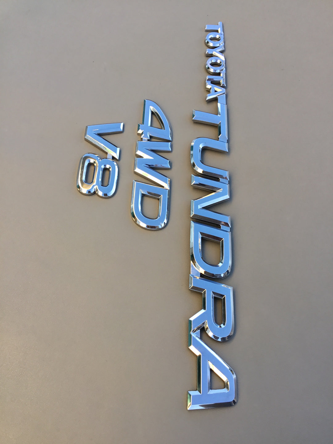 2001-2006 Toyota Tundra V8 4WD Tailgate Emblem Set