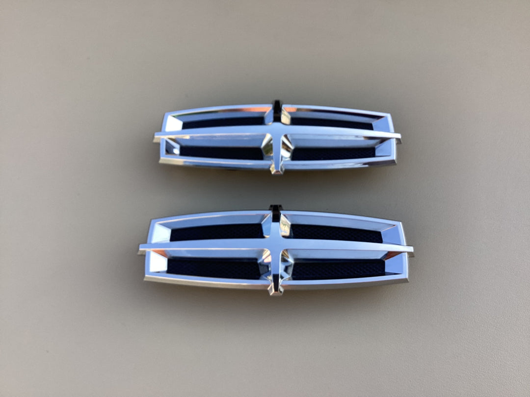 2010-2019 Lincoln MKT Fender Emblem Set