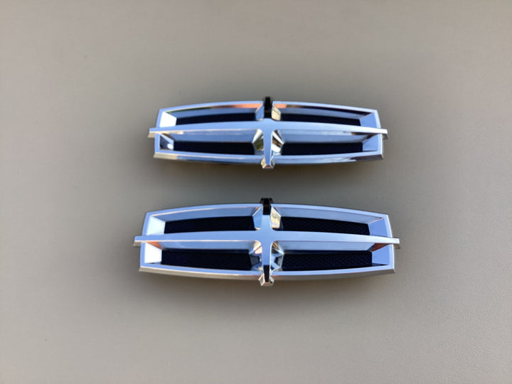 2010-2019 Lincoln MKT Fender Emblem Set