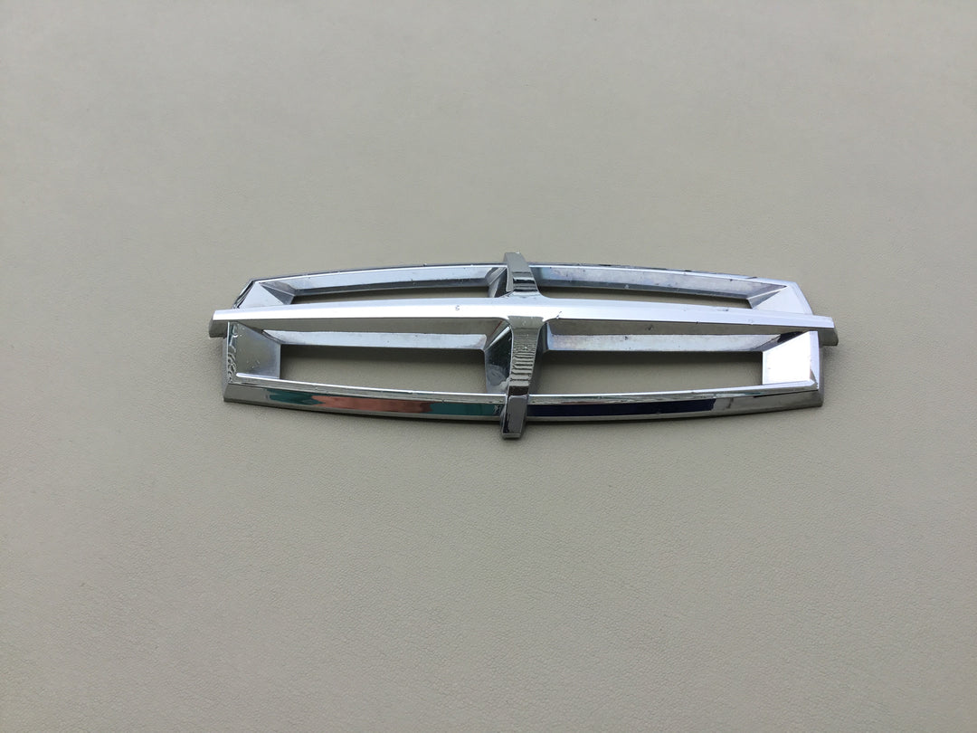 2010-2012 Lincoln MKT Front Grille Emblem