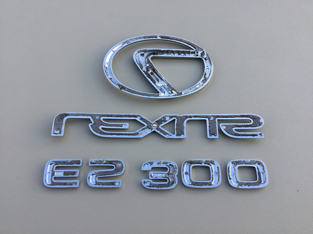 2002-2004 Lexus ES 300 Trunk Emblem Set