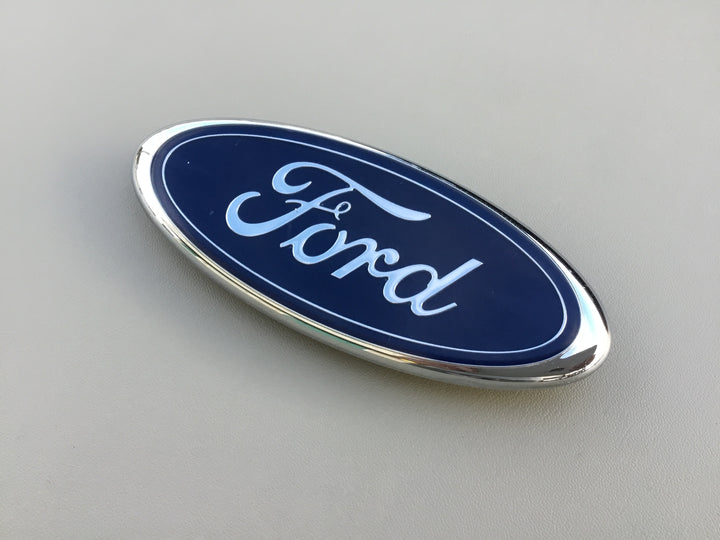 2002-2005 Ford Explorer Grille Emblem