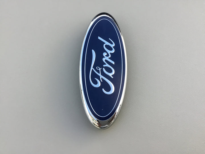 2002-2005 Ford Explorer Grille Emblem