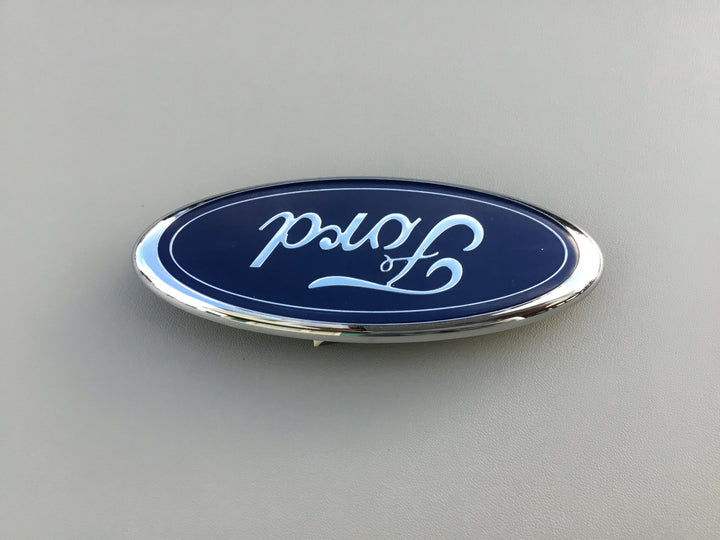 2002-2005 Ford Explorer Grille Emblem