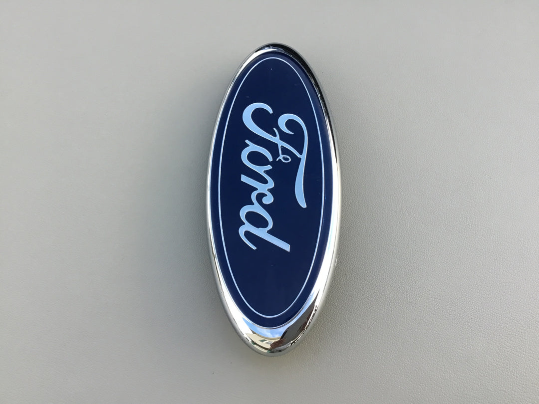 2002-2005 Ford Explorer Grille Emblem