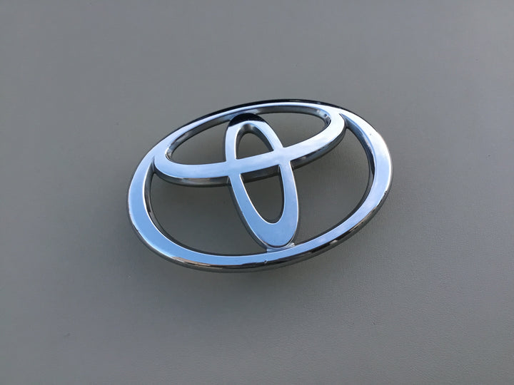 2003-2008 Toyota Corolla Grille Emblem