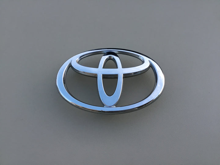 2003-2008 Toyota Corolla Grille Emblem