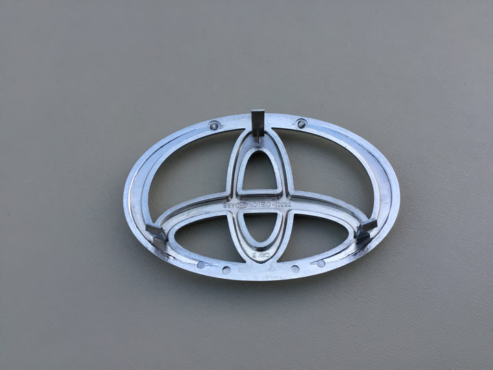 2003-2008 Toyota Corolla Grille Emblem
