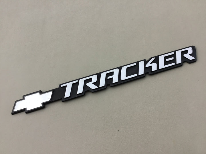 1999-2004 Chevrolet Tracker Tailgate Emblem
