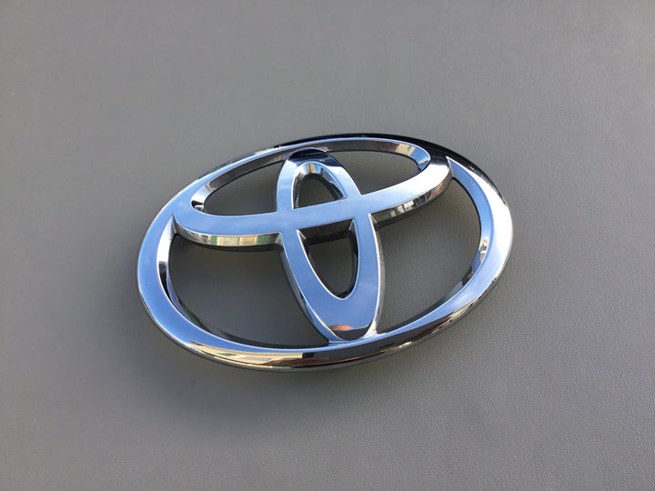 2011-2013 Toyota Highlander Grille Emblem