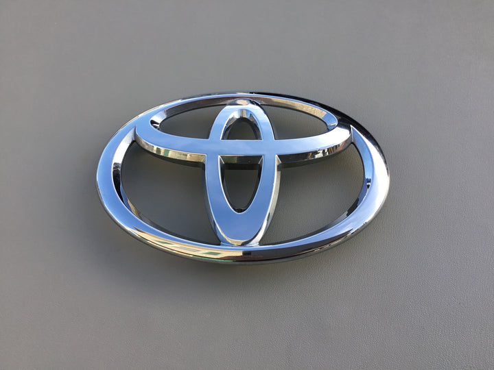 2011-2013 Toyota Highlander Grille Emblem