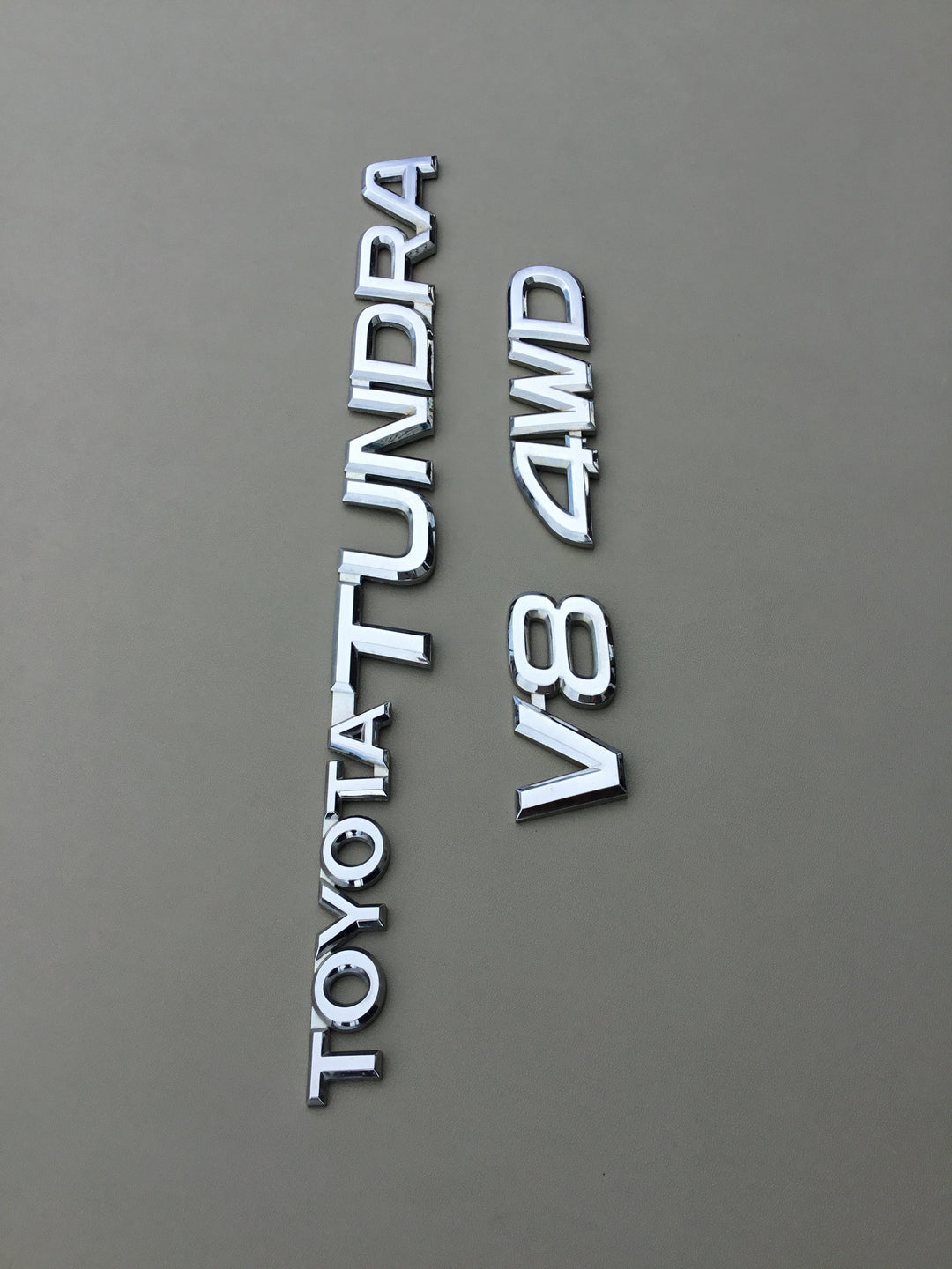 2000-2006 Toyota Tundra V8 4WD Tailgate Emblem Set