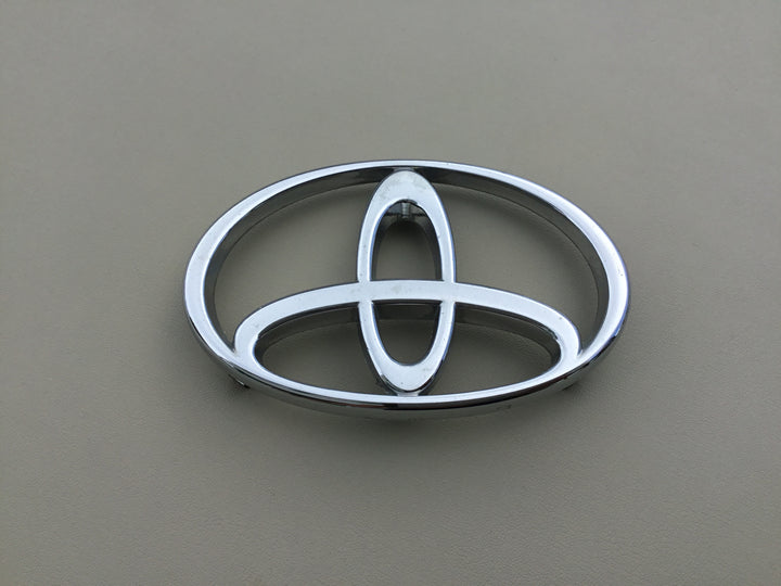 2000-2002 Toyota Tundra Grille Emblem