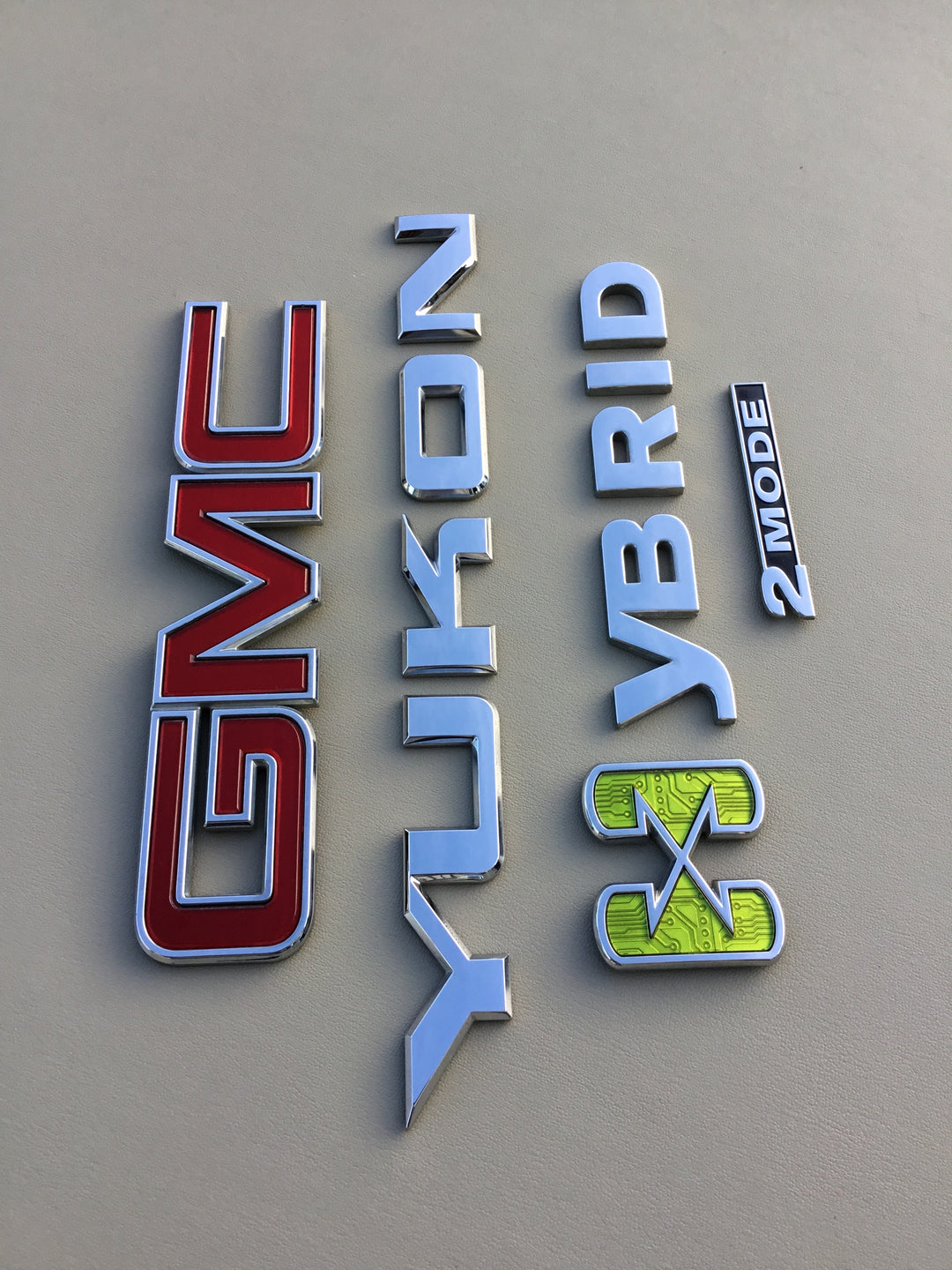 2008-2010 GMC Yukon Hybrid 2 Mode Tailgate Emblem Set