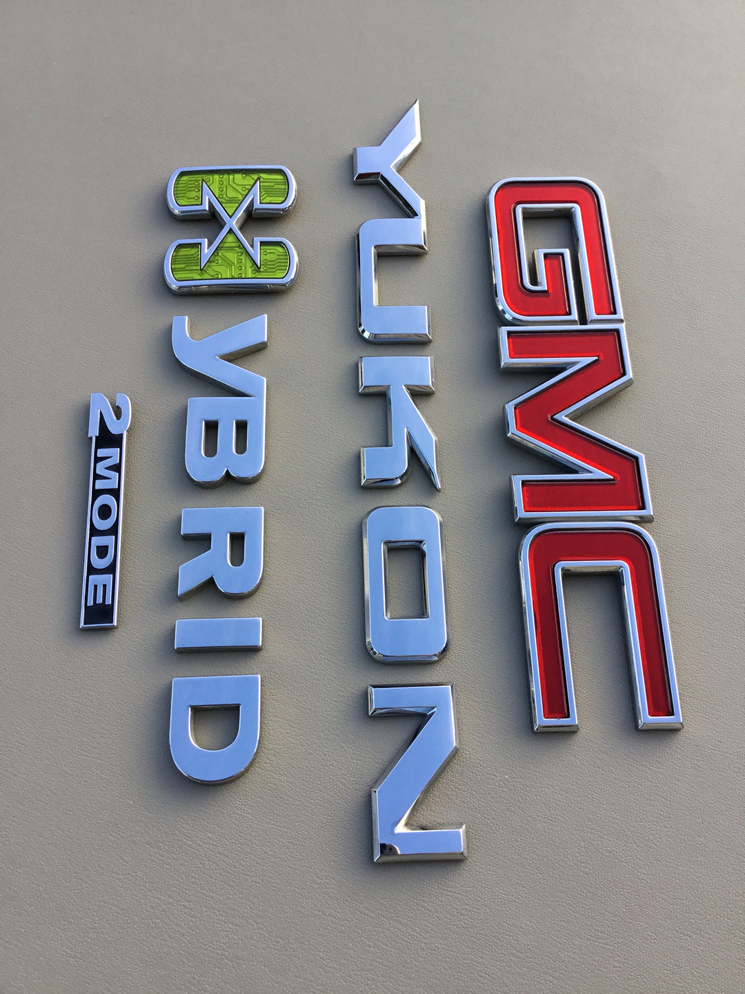 2008-2010 GMC Yukon Hybrid 2 Mode Tailgate Emblem Set