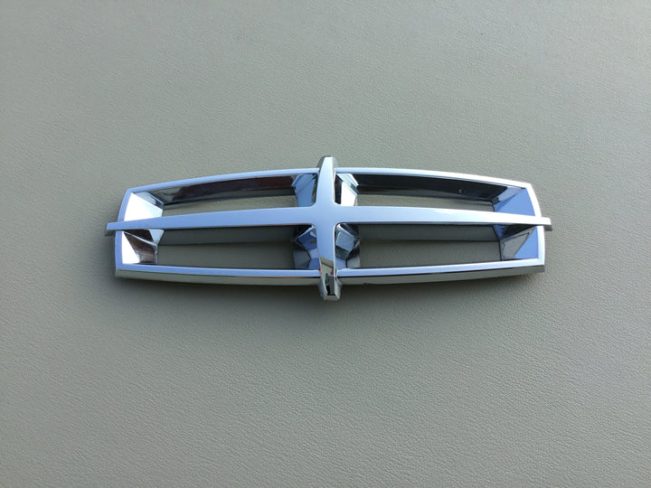 2007-2009 Lincoln MKZ Grille Emblem