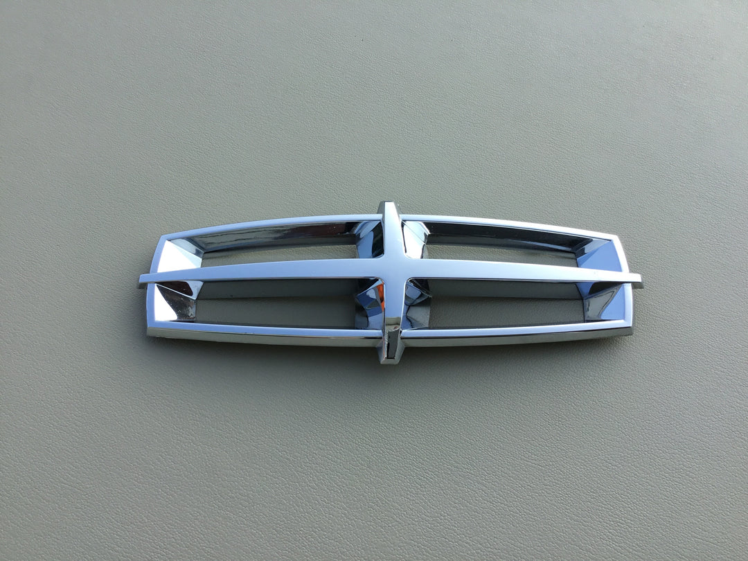 2007-2009 Lincoln MKZ Grille Emblem