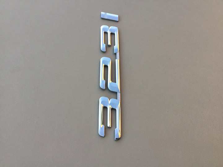 1993-1998 BMW 323i Trunk Emblem