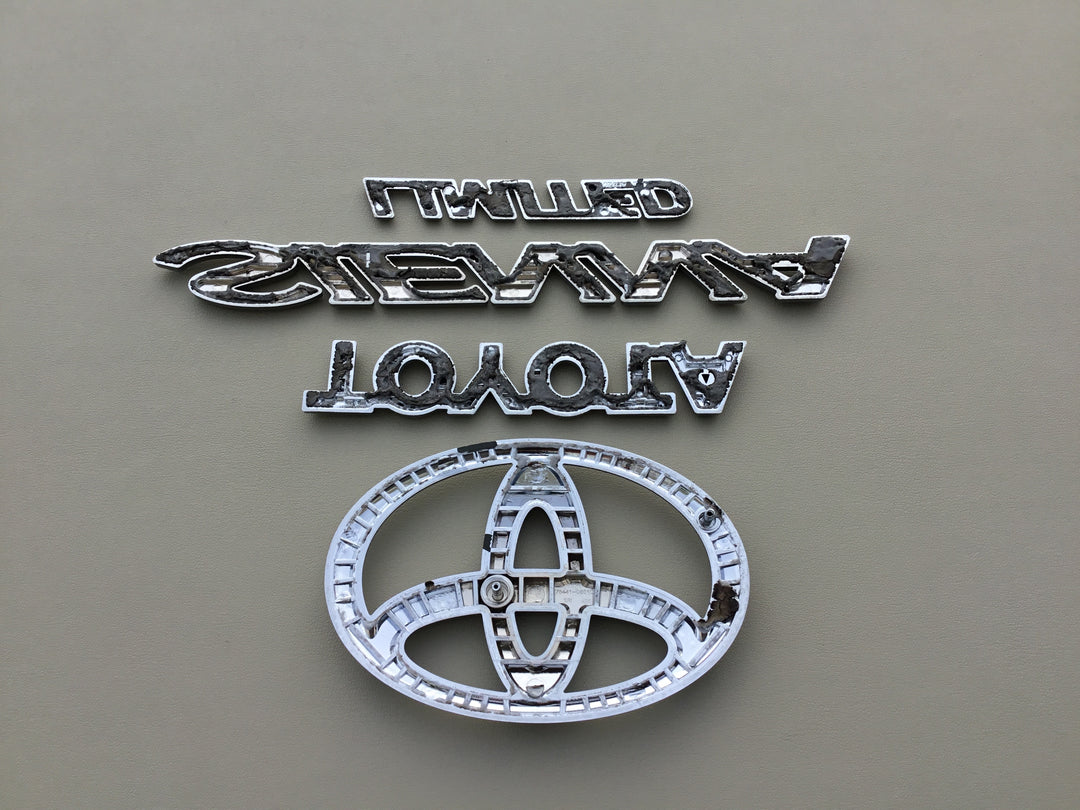 2007-2010 Toyota Sienna Limited Tailgate Emblem Set