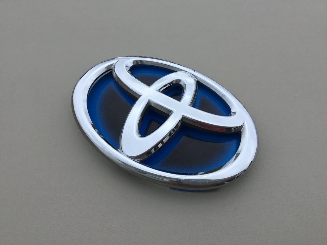 2010-2015 Toyota Prius Grille Emblem