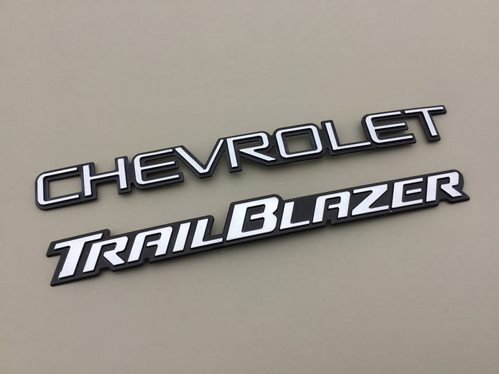 2002-2004 Chevrolet Trailblazer Tailgate Emblem Set