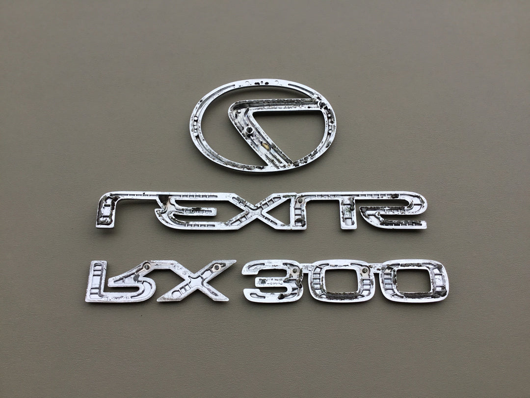 1999-2003 Lexus RX300 Tailgate Emblem Set