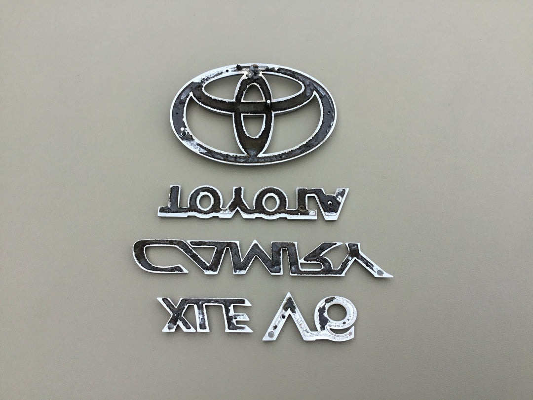 2002-2006 Toyota Camry XLE V6 Trunk Emblem Set