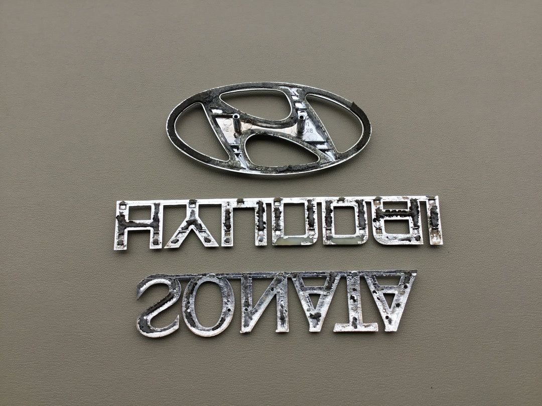 2002-2005 Hyundai Sonata Trunk Emblem Set