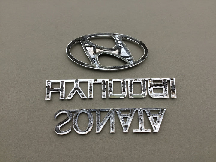 2002-2005 Hyundai Sonata Trunk Emblem Set