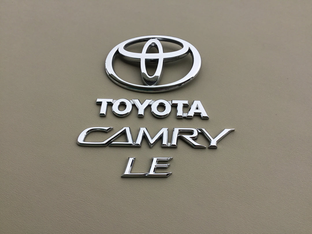 2002-2006 Toyota Camry LE Trunk Emblem Set