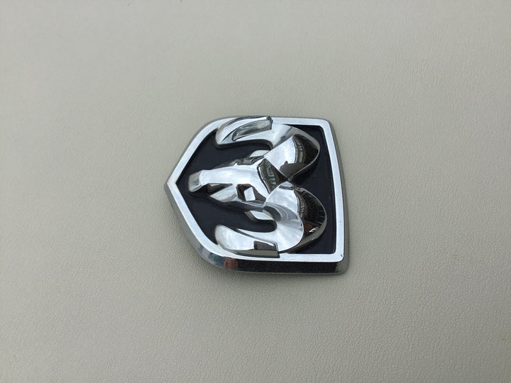 2005-2007 Dodge Dakota Grille Emblem