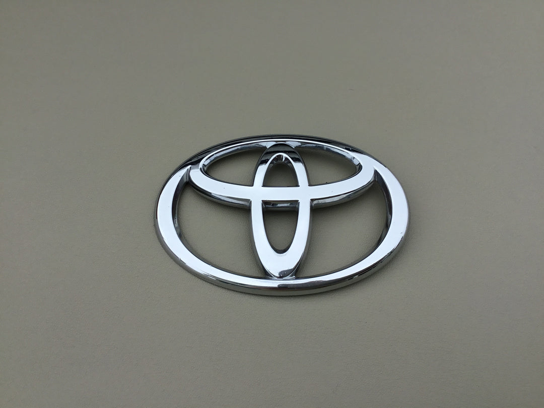 2004-2009 Toyota Prius Hood Emblem