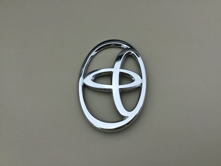 2004-2009 Toyota Prius Hood Emblem